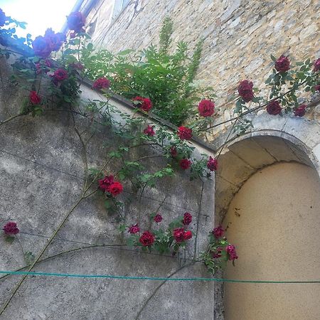 Au Puits De L'Abbaye Daire Bourges Dış mekan fotoğraf
