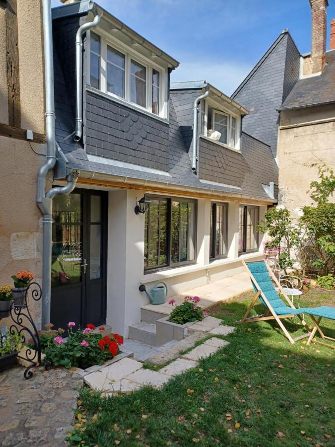 Au Puits De L'Abbaye Daire Bourges Dış mekan fotoğraf