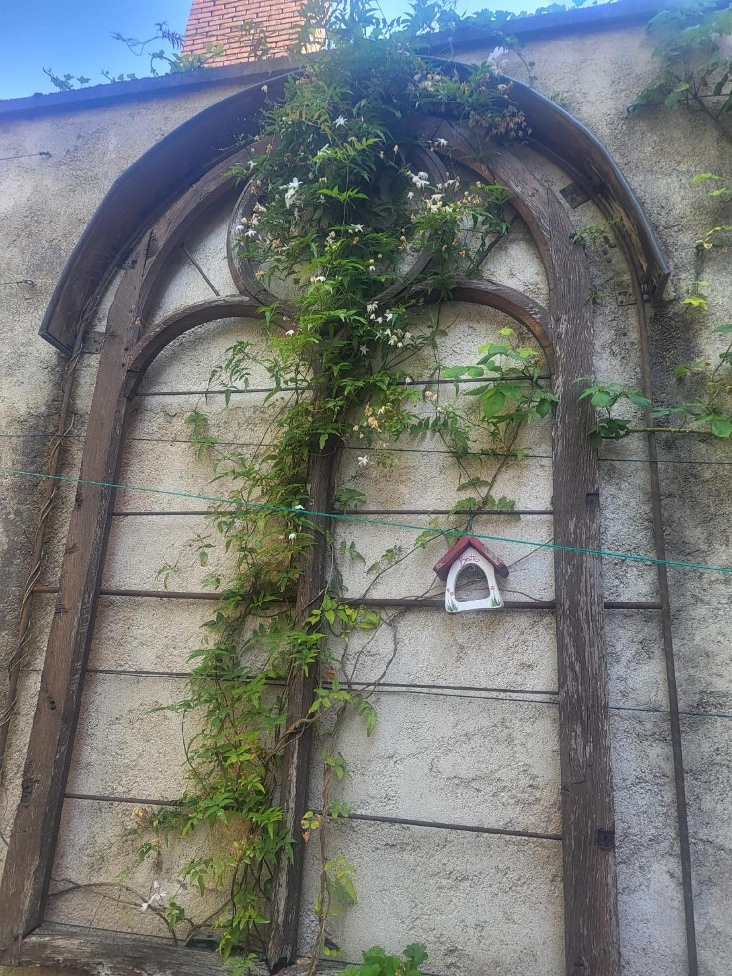 Au Puits De L'Abbaye Daire Bourges Dış mekan fotoğraf